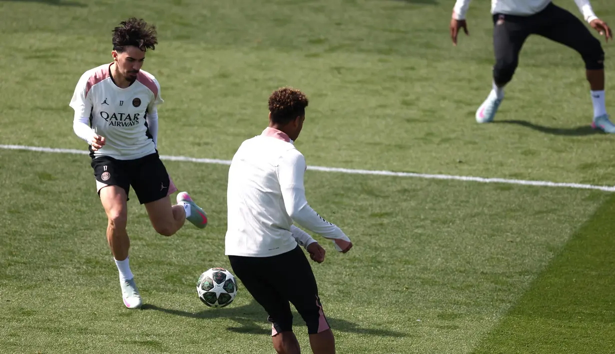 Namun, menurut Luis Enrique, Les Parisiens perlu menjalani pemulihan untuk laga leg kedua. (FRANCK FIFE/AFP)