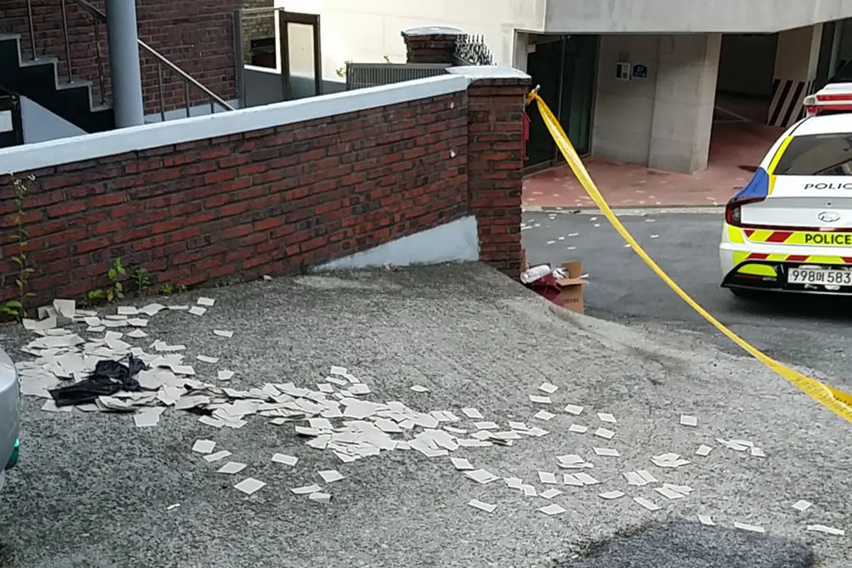 Dampak balon sampah dari Korea Utara ke Korea Selatan. (Handout/South Korean Defence Ministry)