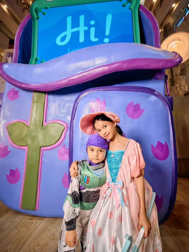 Sambut Toy Story 5, Keluarga Chelsea Olivia dan Glenn Alinskie Kompak Cosplay Jadi Karakter Woody hingga Jessie