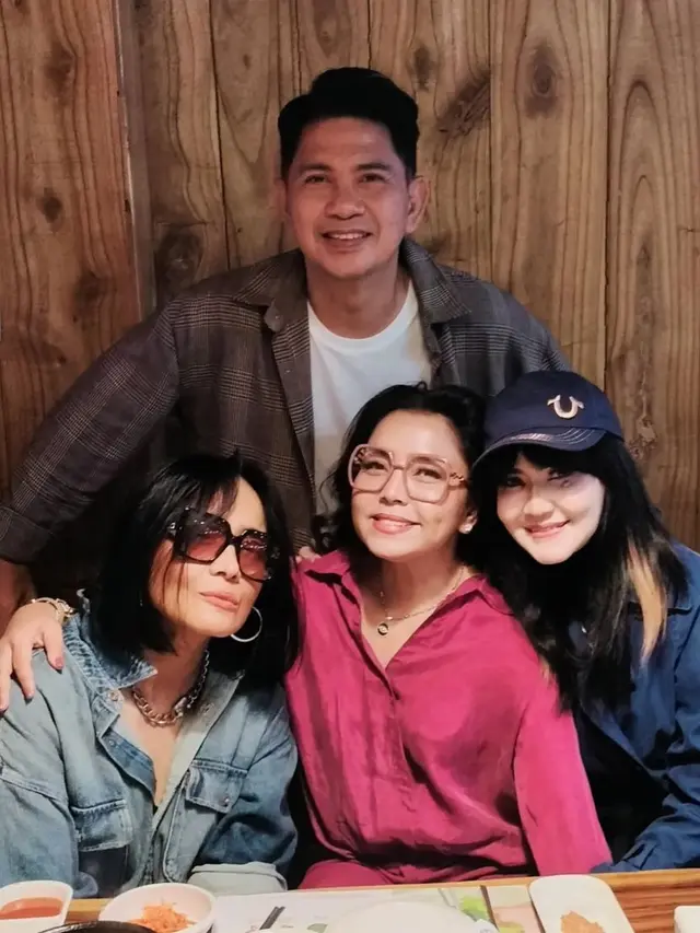 [Fimela] Mayangsari, Atiek CB, Ronny Siantury dan Ita Purnamasari