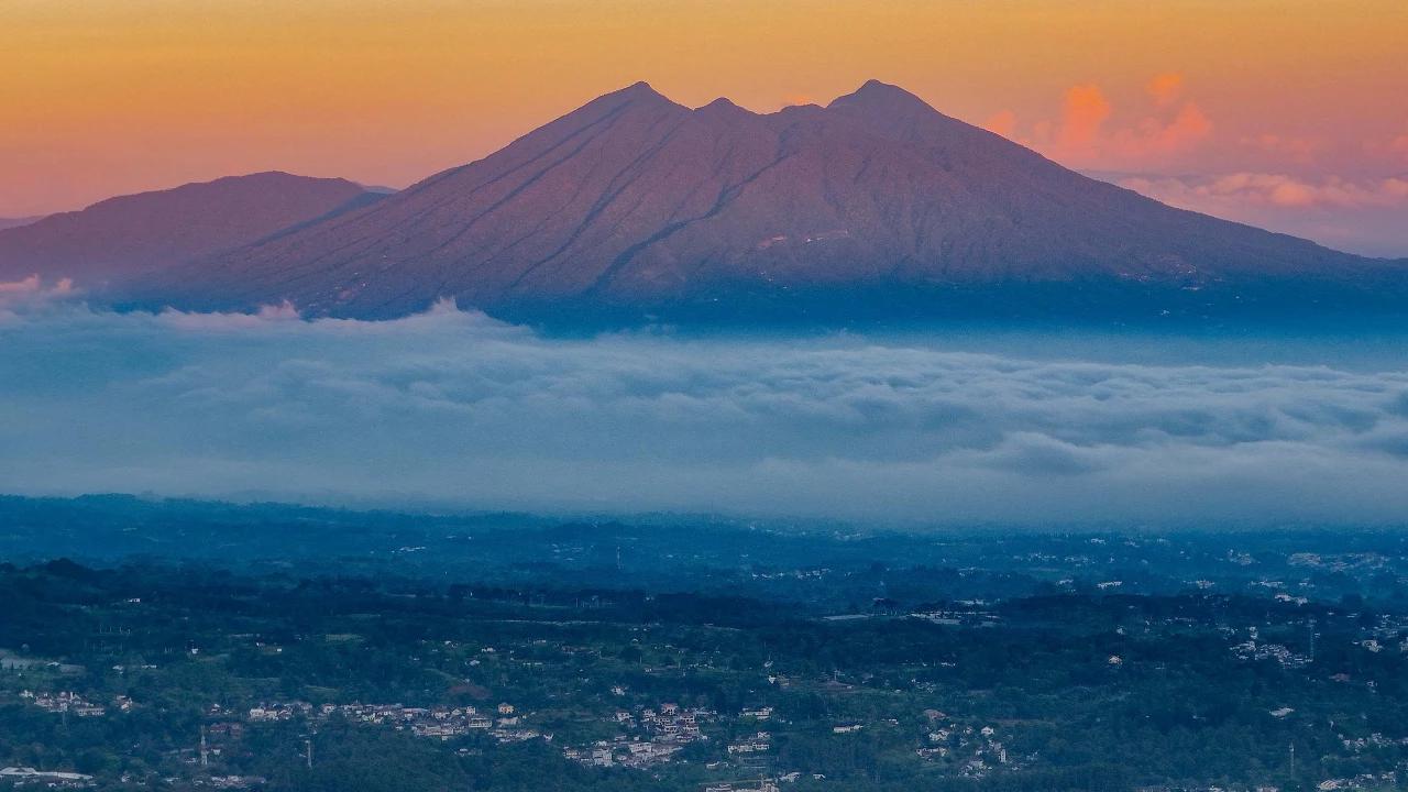 FOTO: Pesona Alam Puncak Masih Menjadi Tujuan Favorit Warga Saat Libur Panjang