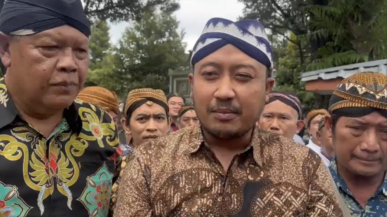 PB XIV Mangkubumi Salat Jumat Masjid Kota Gedhe Jogja, ini Alasannya