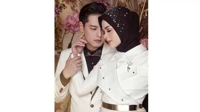 5 Foto Pemotretan Cut Meyriska dan Roger Danuarta, Elegan Berbusana Formal