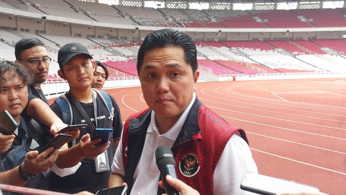 <p>Menteri BUMN dan Ketua Umum PSSI Erick Thohir di Stadion Utama GBK, Jumat (19/5/2023). Erick Thohir memastikan akan memberikan bonus kepada para pemain Tim Nasional Sepakbola U-22. (Arief/)</p>
