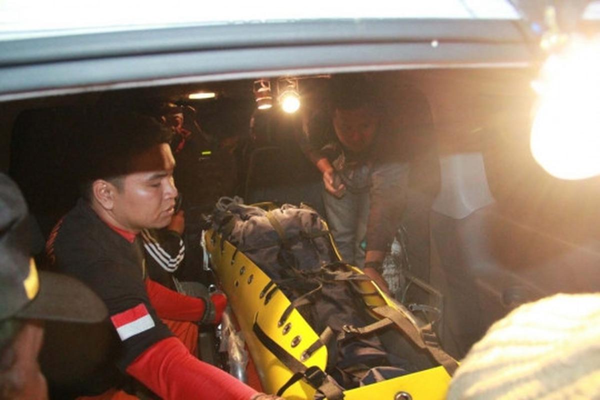 Evakuasi dramatis pendaki yang tersesat di Gunung Semeru