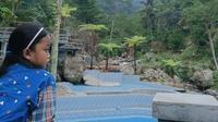 Tak hanya nyaman bagi anak-anak, harga tiket masuk pengunjung di 5 waterpark di Kudus terjangkau, instagramable, airnya masih alami, jernih dan bersih.(Liputan6.com/Arief Pramono)