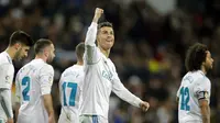 Real Madrid mengalahkan Girona 6-3 dalam laga lanjutan La Liga 2017-2018 di Santiago Bernabeu, Madrid, Senin (19/3/2018) dini hari WIB. (AP Photo/Paul White)