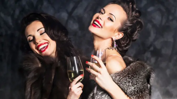 Benarkah Gaya Hidup Mewah Dan Glamor Menjadi Alasan Prostitusi Artis Lifestyle Fimela Com