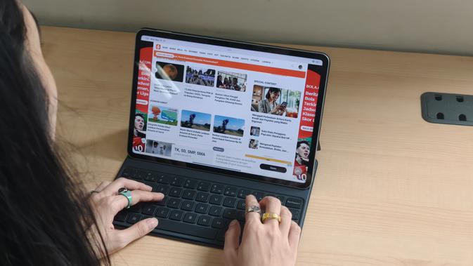 Tablet Xiaomi Pad 7 Pro yang resmi meluncur untuk pasar Indonesia. (Liputan6.com/Agustinus M. Damar)