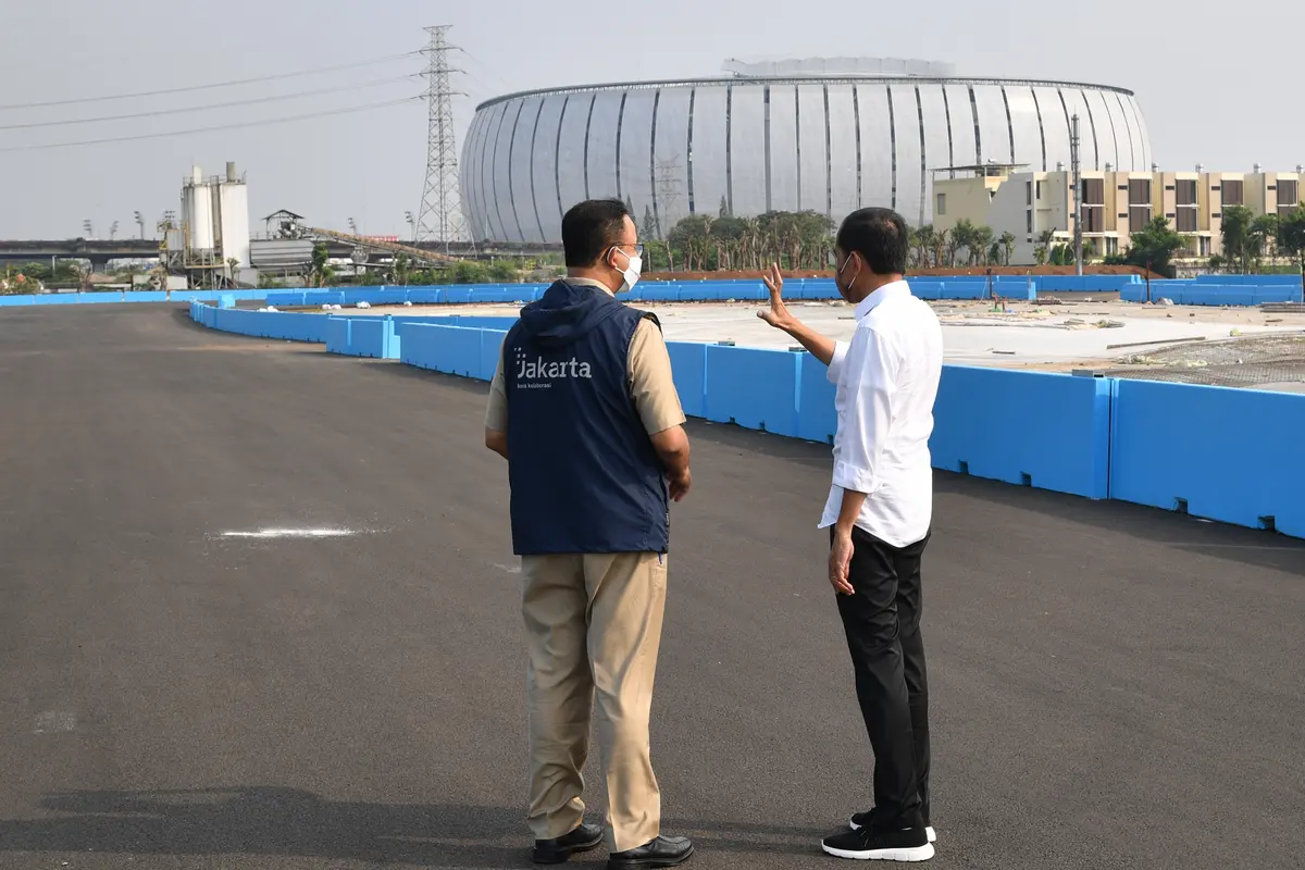 Kemesraan Presiden Jokowi dan Anies Baswedan Saat Tinjau Lintasan Sirkuit Formula E
