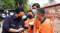 Menteri BUMN Erick Thohir bertemu O-ranger, para kurir Pos Indonesia. Instagram@erickthohir