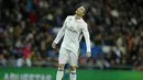Tatapan kosong pemain Real Madrid, Cristiano Ronaldo usai timnya kebobolan dari Celta Vigo pada perempatfinal Copa del Rey leg pertama di Santiago Bernabeu stadium, Madrid, (18/1/2017). Madrid kalah 1-2.  (AP/Paul White)