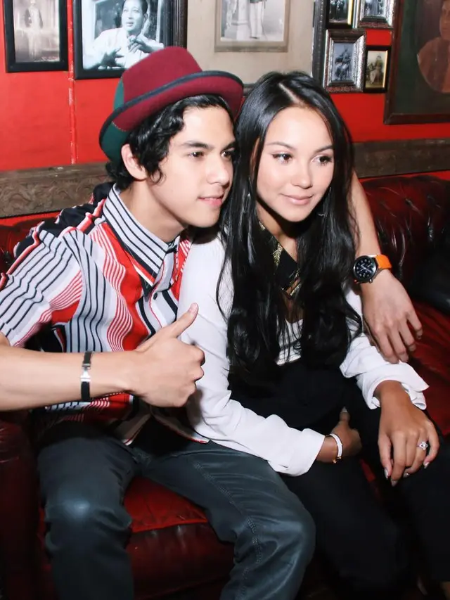 [Bintang] Bikin Cewek Gigit Jari, Intip Mesranya Al Ghazali-Alyssa Daguise