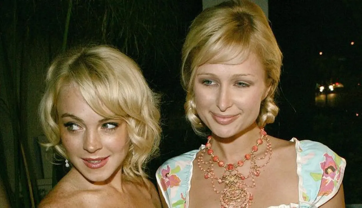 Dilansir dari TheBlast, Paris berkomentar mengenai video yang menunjukkan Lindsay mengejek Paris Hilton dan sedetik kemudian ia tak mengakuinya. (Metro)