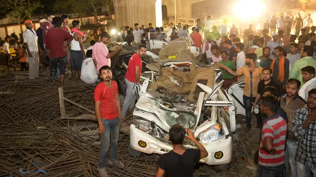 Jalan Layang di India Runtuh