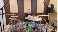 6 Potret Desain Warung Makan Eks Drummer Radja Seno Aji, Ada Fasilitas Studio Musik