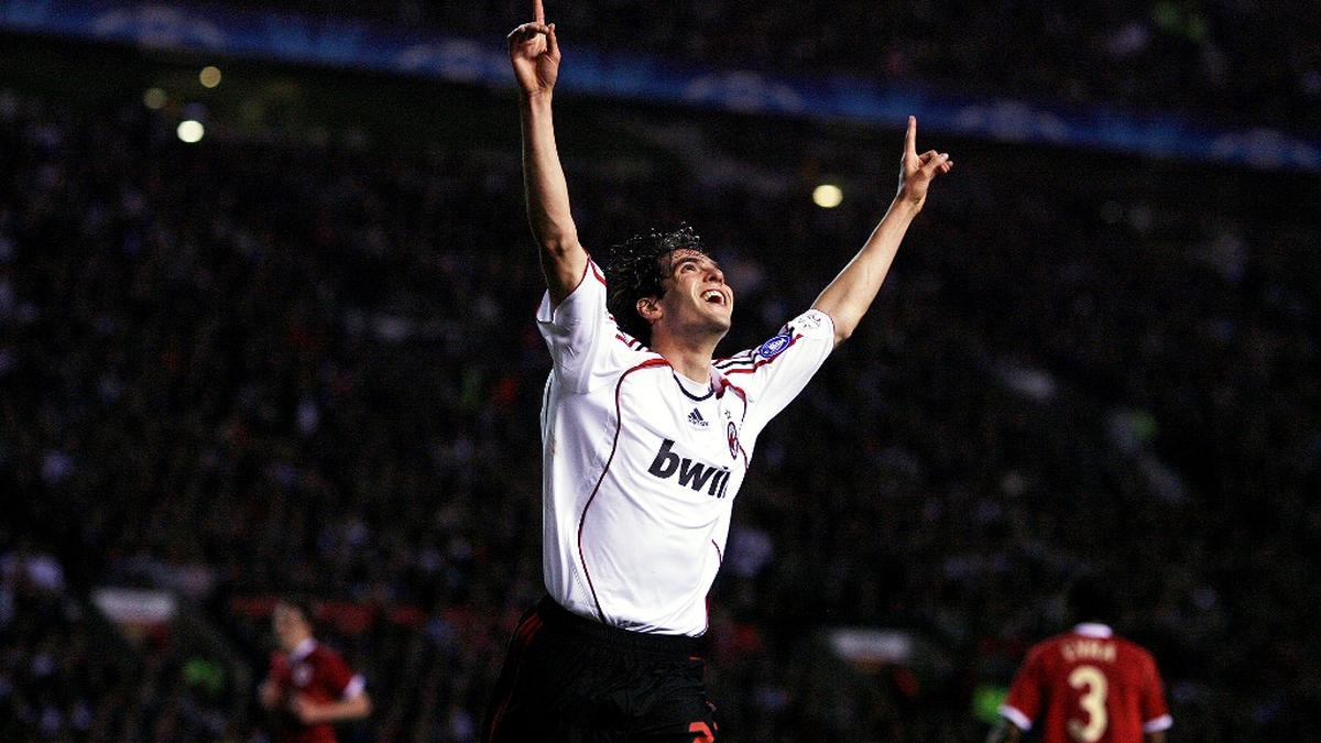 'Lukisan' Mahakarya Kaka di Kanvas Hijau Old Trafford yang Tak Lekang oleh Waktu