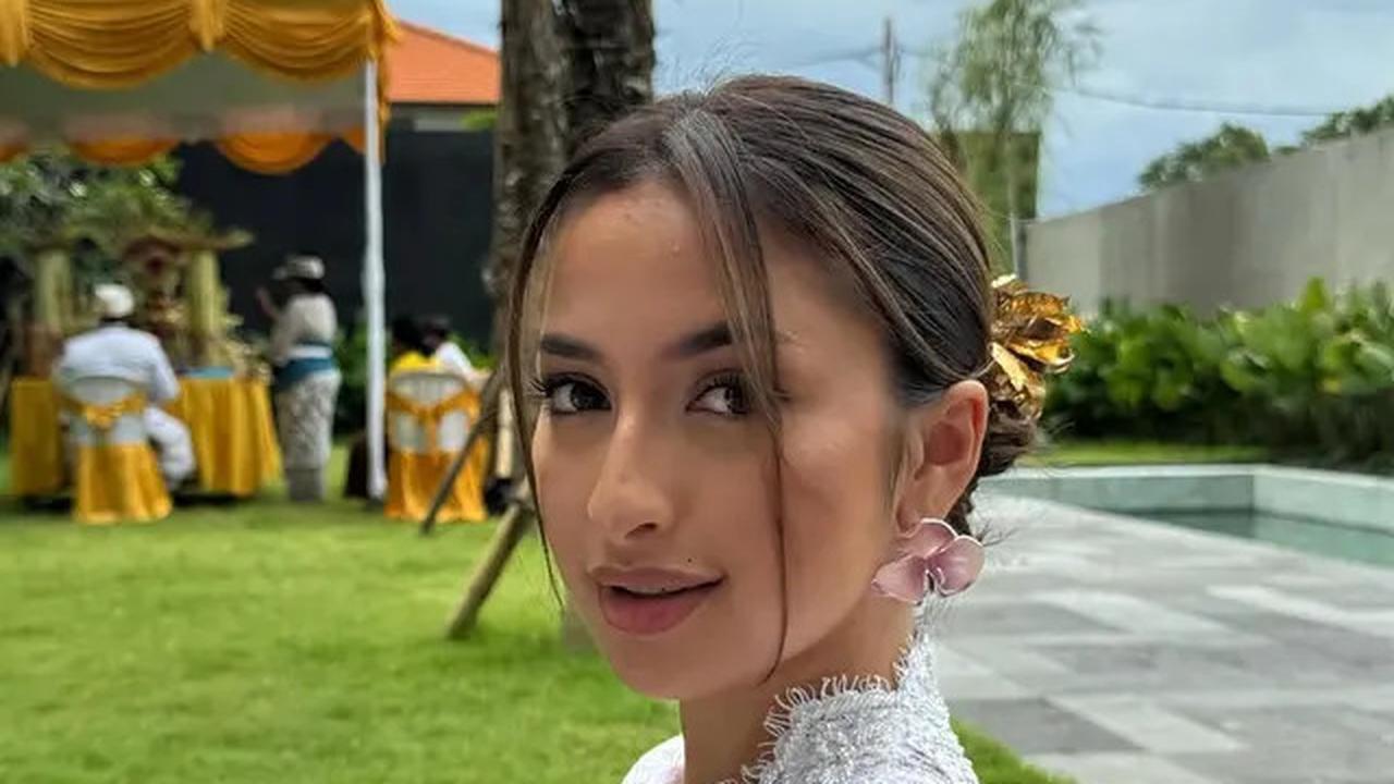 8 Potret Jennifer Coppen Gelar Ritual Melaspas di Bali, Rumah Baru Kamari