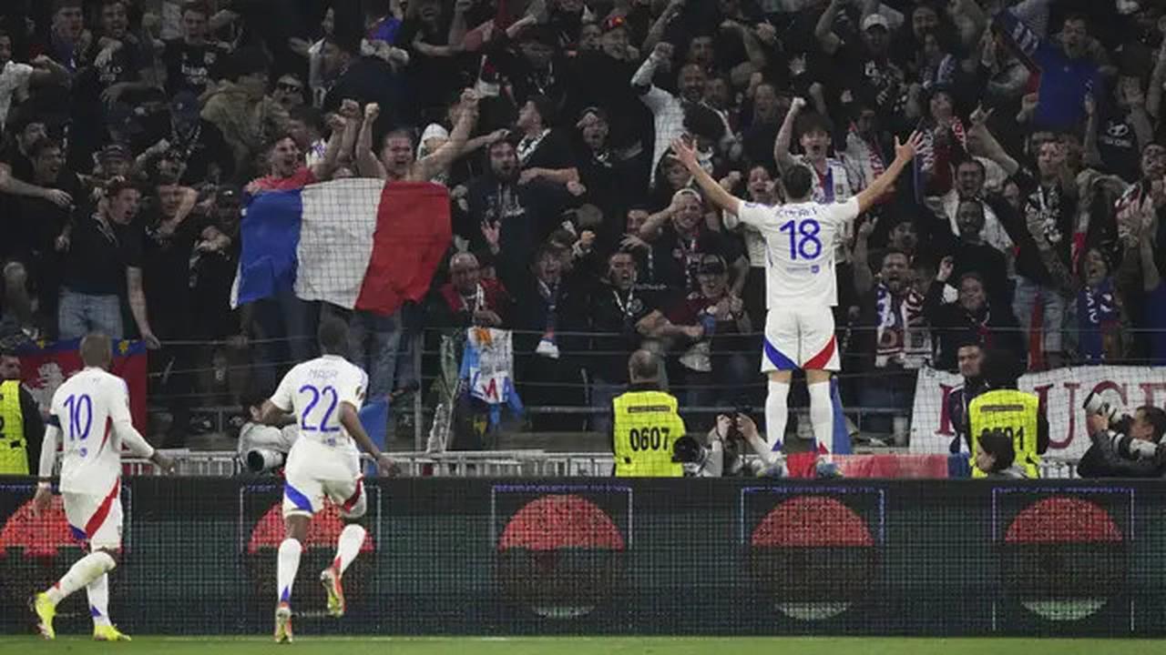 Foto: Blunder Andre Onana Batalkan Kemenangan Comeback MU atas Lyon di Liga Europa