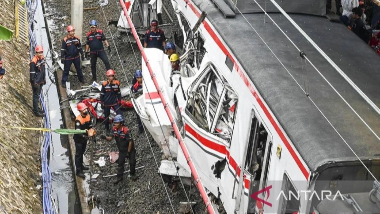 DPR Rapat Bareng KNKT, Ketua Komisi V Pertanyakan Sinyal Hijau saat Kecelakaan Kereta di Bekasi Tewaskan 16 Orang