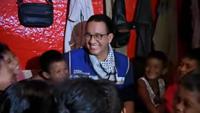 Anies Baswedan Hibur Anak-Anak Korban Banjir Bandang Aceh dengan Dongeng
