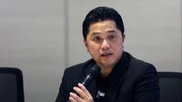 Ketua Umum PSSI, Erick Thohir memberikan keterangan kepada media saat konferensi pers mengenai Piala Dunia U-17 2023 di Menara Danareksa, Jakarta, Sabtu (24/06/2023). (Bola.com/Bagaskara Lazuardi)