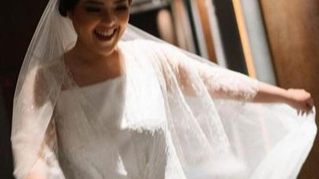 Tina Toon memilih konsep pernikahan intimate wedding. Intip potretnya.