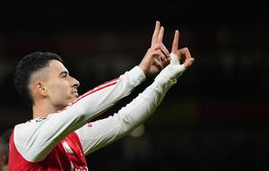 Selebrasi pemain&nbsp;Arsenal, Gabriel Martinelli dalam laga Liga Champions versus Atletico Madrid, Rabu (22/10/2025). (AP Photo/Alastair Grant)