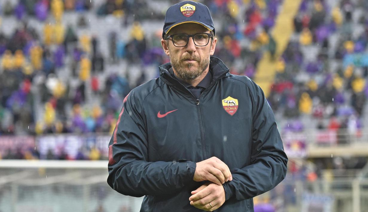 Ekspresi pelatih AS Roma, Eusebio Di Francesco saat laga melawan Fiorentina pada laga Serie A di Artemio Franchi stadium, Florence, (5/11/2017). AS Roma menang 4-2.  (Maurizio degl'Innocenti/ANSA via AP)