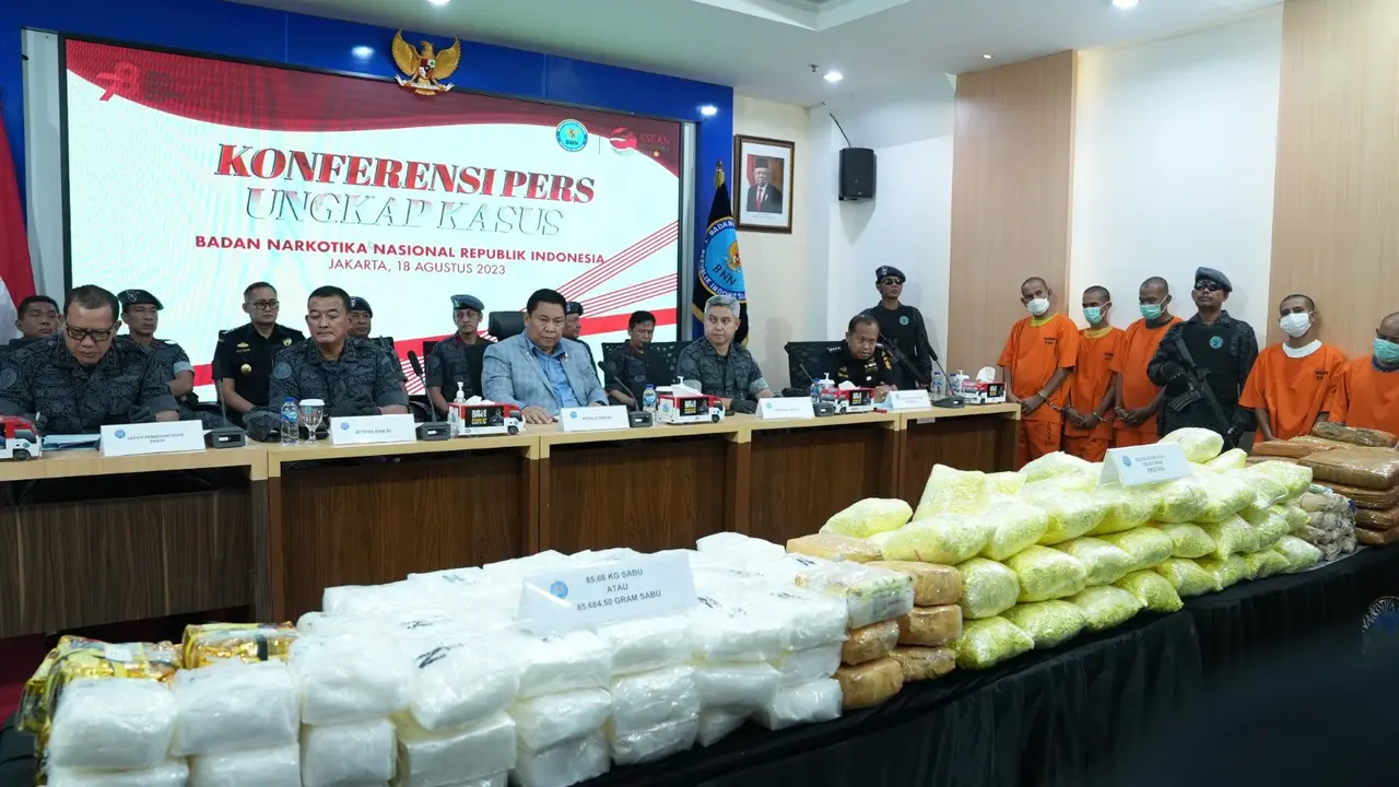 Badan Narkotika Nasional Republik Indonesia (BNN RI) mengungkap lima kasus peredaran gelap narkotika dalam konferensi pers yang digelar Jumat (18/8/2023). (Istimewa)