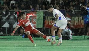 Pertandingan antara Semen Padang versus Persib di ajang BRI Super League 2025/2026. (Dokumentasi Semen Padang)