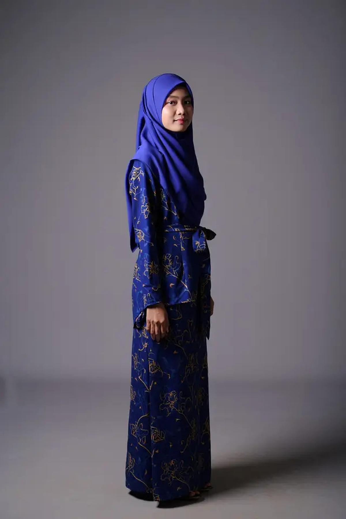 10 Model Gamis Batik Syar'i Slim Fit tapi Tetap Sopan, Kekinian di 2025
