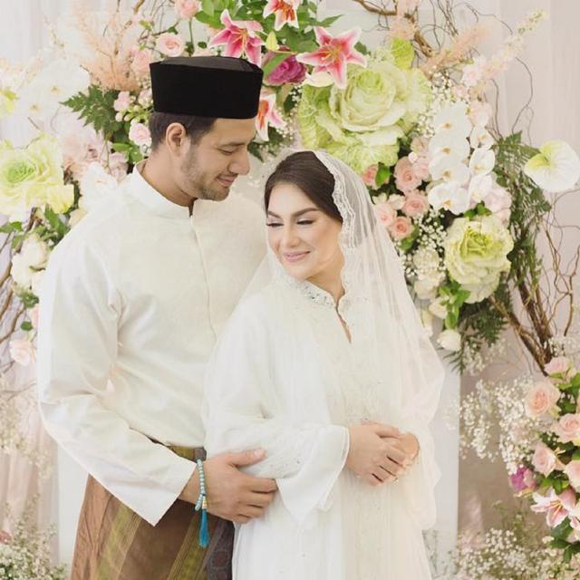 Cantiknya Suasana Outdoor Pernikahan Ammar Zoni Irish Bella News Entertainment Fimela Com