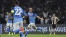 Penyerang Napoli, Giacomo Raspadori berselebrasi usai mencetak gol ke gawang Ajax pada pertandingan lanjutan grup A Liga Champions di stadion Diego Armando Maradona di Naples, Italia, Rabu, 12 Oktober 2022. Napoli menang telak atas Ajax 4-2. (Alessandro Garofalo/LaPresse via AP)