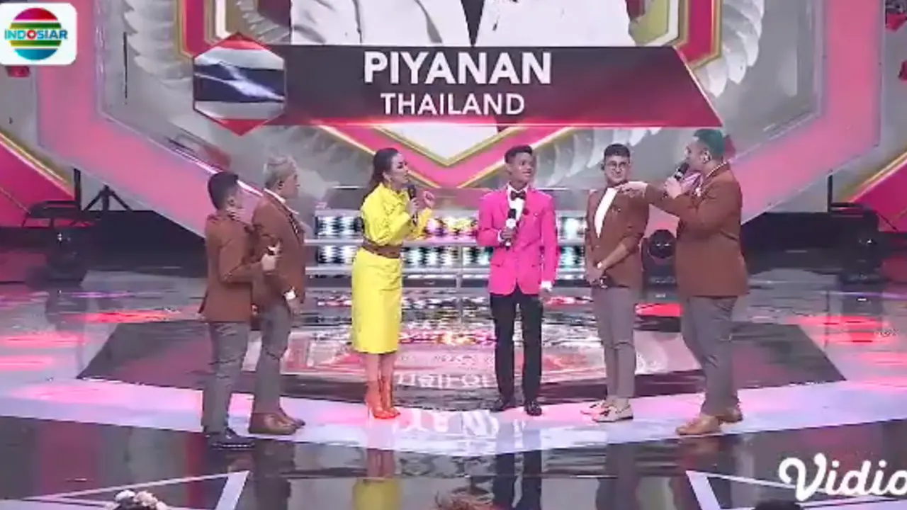 Satu Studio D'Academy Asia 5 Goyang Ala Piyanan. sumberfoto: Indosiar