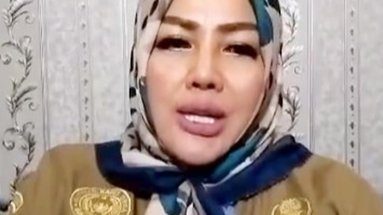 Kades Wiwin Komalasari