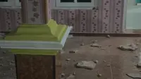 Rumah warga di Pulau Sapudi rusak akibat gempa Magnitudo 6,5 yang mengguncang wilayah Sumenep Jatim, Selasa (30/9/2025), pukul 23.49.43 WIB. (Liputan6.com/ Dok Ist)