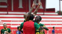 Selebrasi striker David da Silva setelah menjebol gawang Arema dalam semifinal Piala Gubernur Jatim di Stadion Supriyadi, Blitar (18/2/2020). (Bola.com/Aditya Wany)