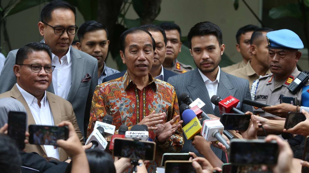 VIDEO: Jokowi Lapor Polisi, Kuasa Hukum Respons Presiden Dituduh Gunakan Ijazah Palsu: Apa Kata Dunia?