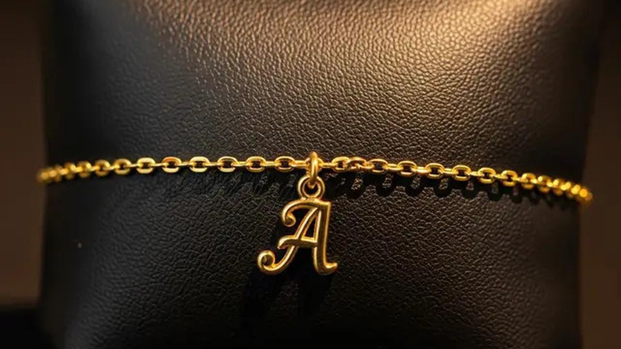 7 Model Gelang Emas 24K 1 Gram Hadiah Custom Inisial, Elegan dan Personal
