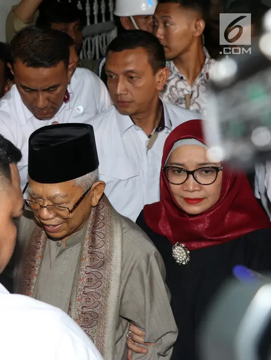Wakil Presiden terpilih Ma'ruf Amin tiba melayat ke rumah duka Presiden RI ke-3 BJ Habibie di Patra Kuningan, Jakarta, Rabu (11/9/2019). BJ Habibie wafat pada hari Rabu (11/9) di usia 83 tahun dan akan dimakamkan pada hari Kamis di TMP Kalibata setelah salat Dzuhur. (Liputan6.com/Angga Yuniar)