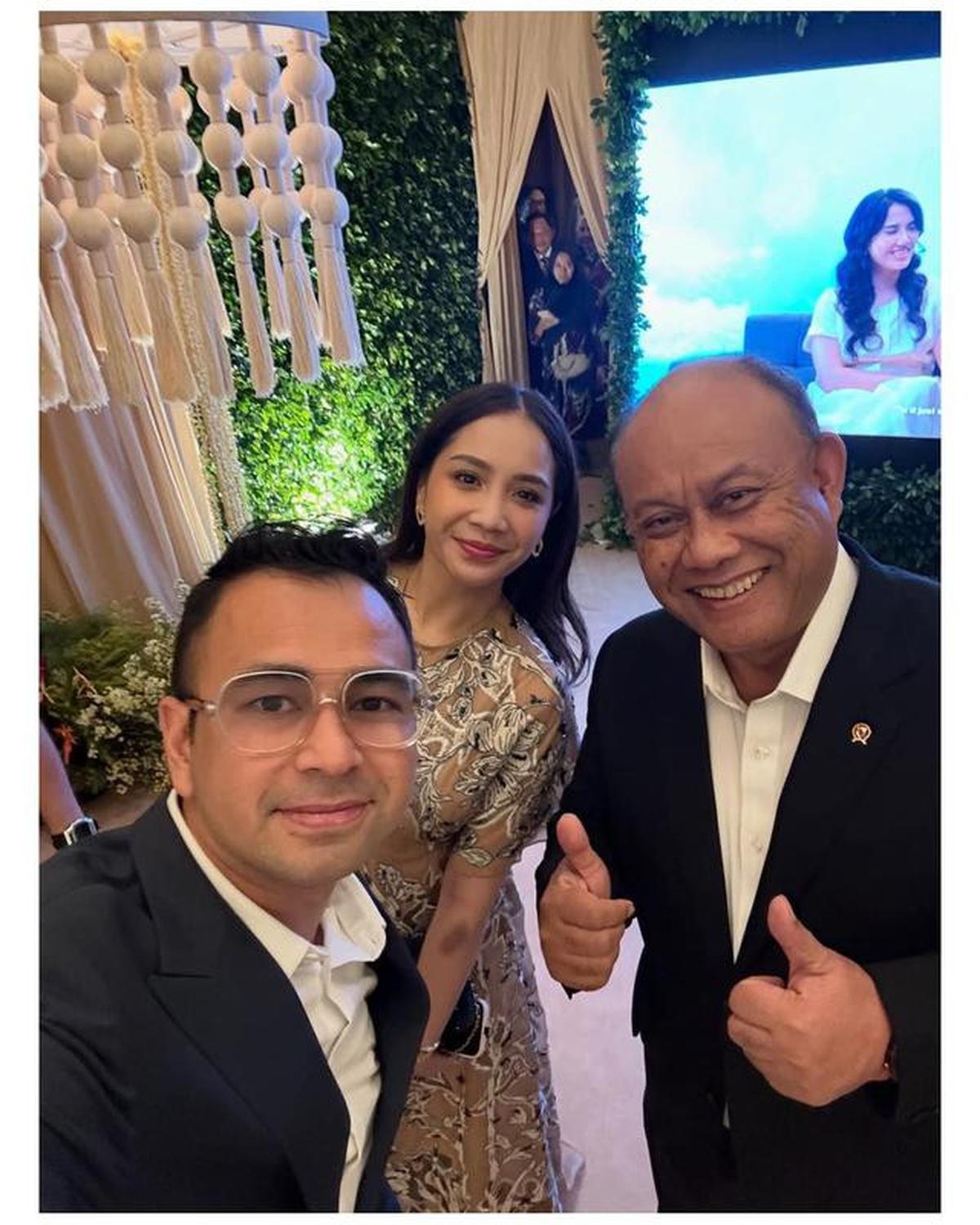 6 Potret Outfit Kondangan Nagita Slavina di Oktober 2025, Gaun hingga Set Brokat