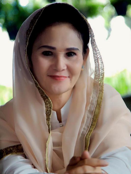Yuni Shara Hingga Kini Masih Terbiasa Cuci Piring dan ...