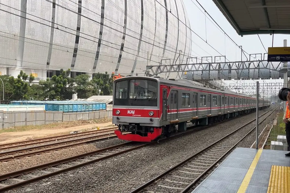 Gubernur DKI Jakarta Pramono Anung meresmikan Jembatan Penyeberangan Orang (JPO) penghubung JIS–Ancol dan mengaktifkan Stasiun KRL JIS, Senin (22/6/2026).
