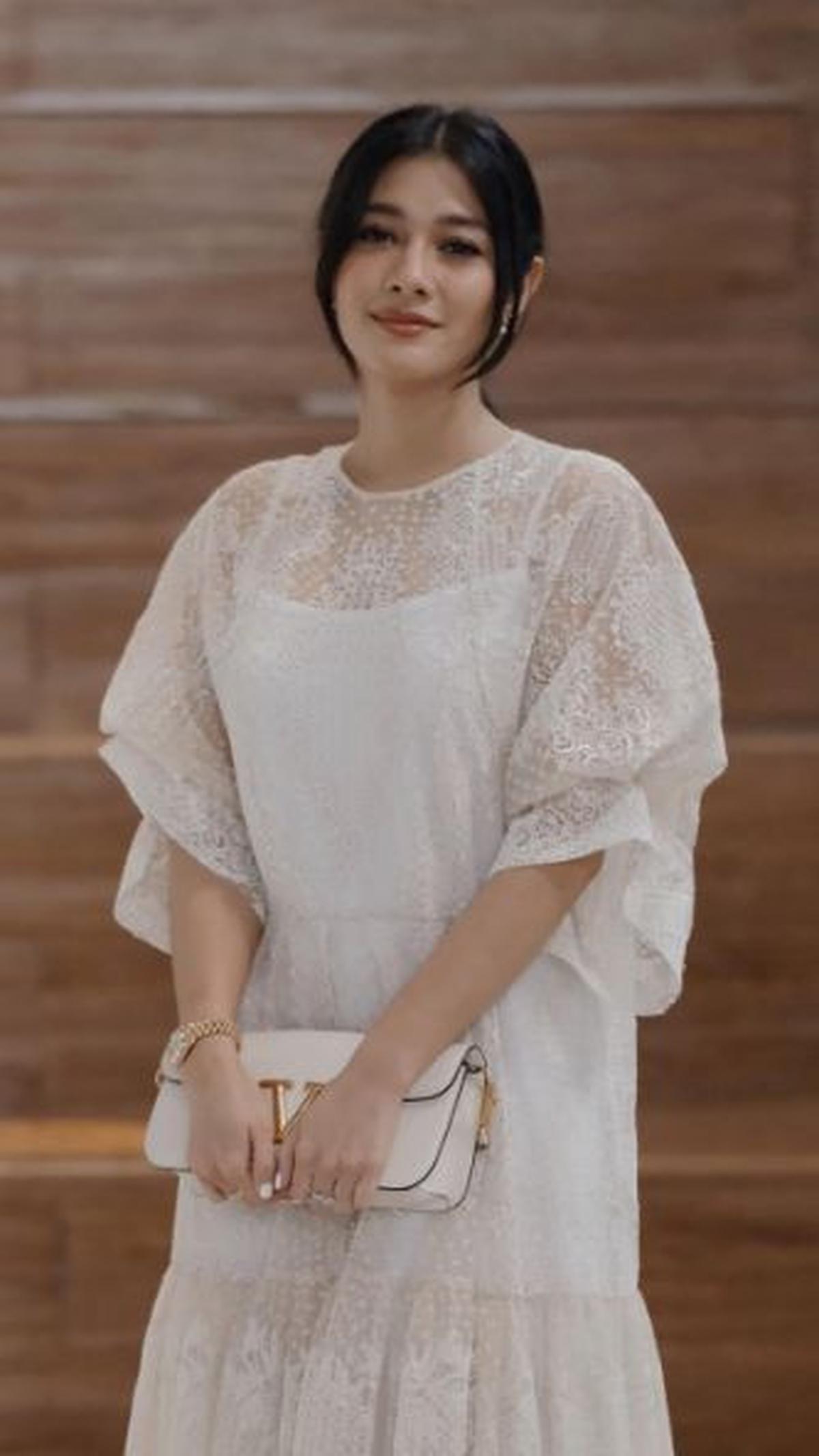 Berkat kerja kerasnya di dunia seni peran, Nay mendapat dua penghargaan bergengsi yaitu&nbsp;Aktris Serial Televisi Terpuji FFB 2007 dan&nbsp;Pasangan Sinetron Tersilet Silet Award 2014. Ia juga sempat masuk nominasi hingga 15 kali di berbagai penghargaan