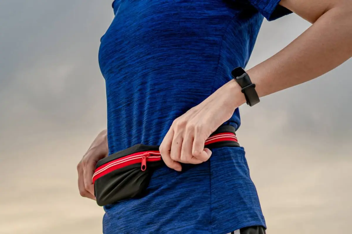 Anti Ribet Saat Lari, Ini Running Belt Berkualitas yang Muat Banyak Barang