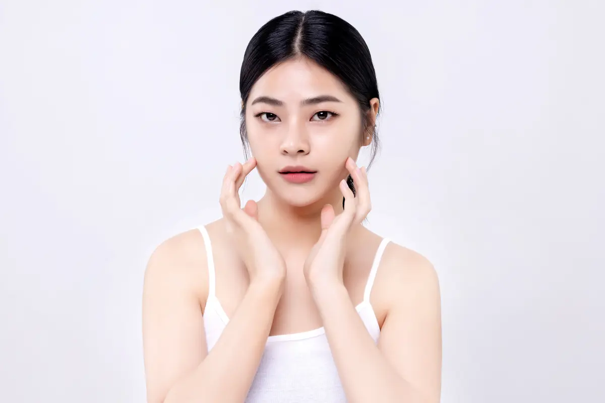 5 Kandungan Skincare yang Bisa Bikin Wajahmu Lebih Cerah dalam Seminggu - Cover
