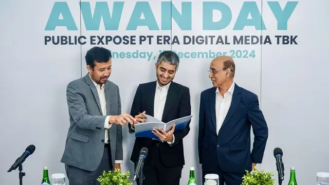 PT Era Digital Media Tbk (AWAN) menggelar public expose di Jakarta. Hadir Direktur Utama AWAN Shaanee P. Harjani, Direktur Keuangan AWAN Soundararajan Venkatachari serta Direktur Eranyacloud Fani Fatullah. (Dok AWAN)