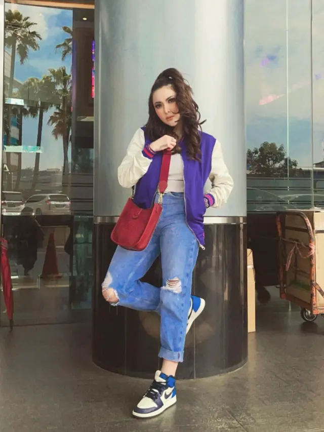 Ayu Aulia Tanpa Hijab