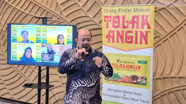 Komisaris Independen Sido Muncul Tbk, DR. Dr. Adib Khumaidi, Sp.OT